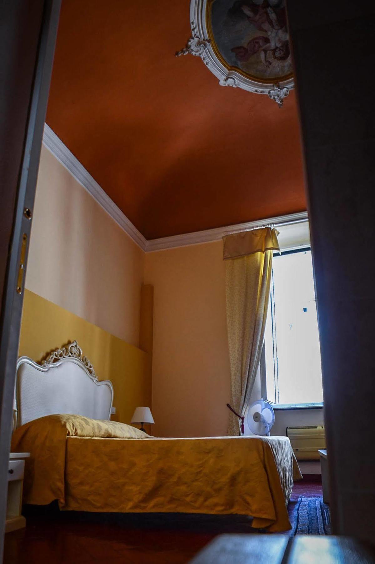 Galileo Hotel *